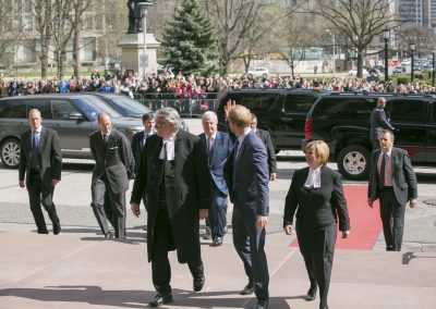 Le prince Harry arrive au bureau de la lieutenante-gouverneure de l’Ontario.