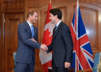 Le prince Harry fait la rencontre du premier ministre Justin Trudeau.