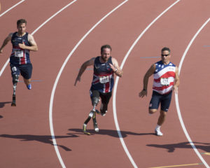 Les concurrents durant l’épreuve masculine de 200 m IT2
